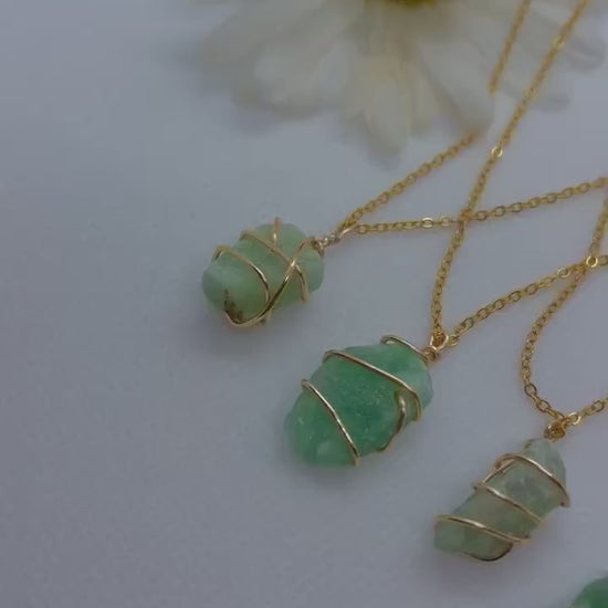 green aventurine necklace, dainty raw crystal necklace, healing crystal necklace, gifts for her